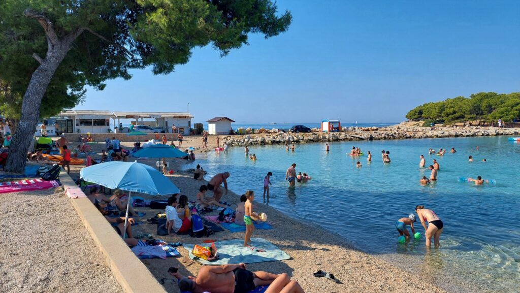 spiaggia Podvrške isola di murter