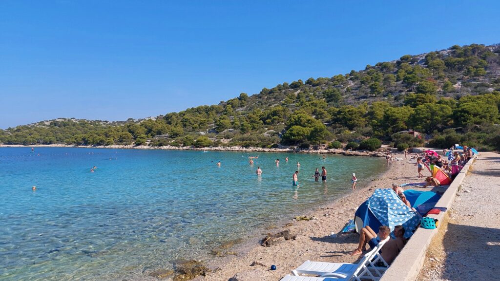spiaggia Podvrške isola di murter