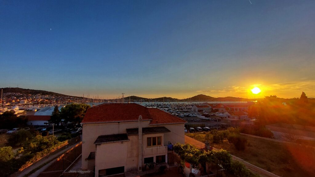 tramonto sul porto di Murter