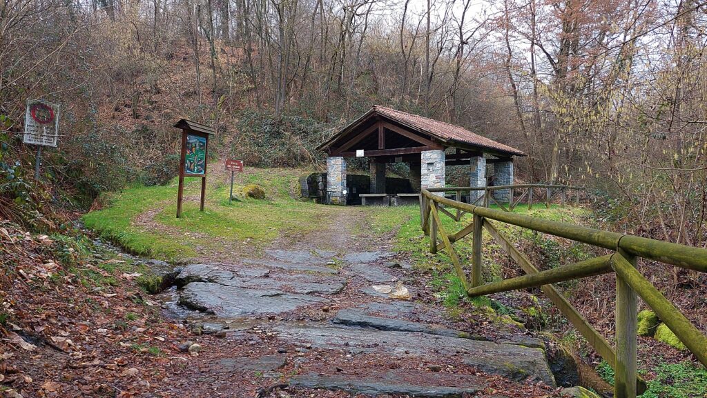 lavatoio di Caronno Corbellaro lungo l'anello dei lavatoi di Castiglione Olona