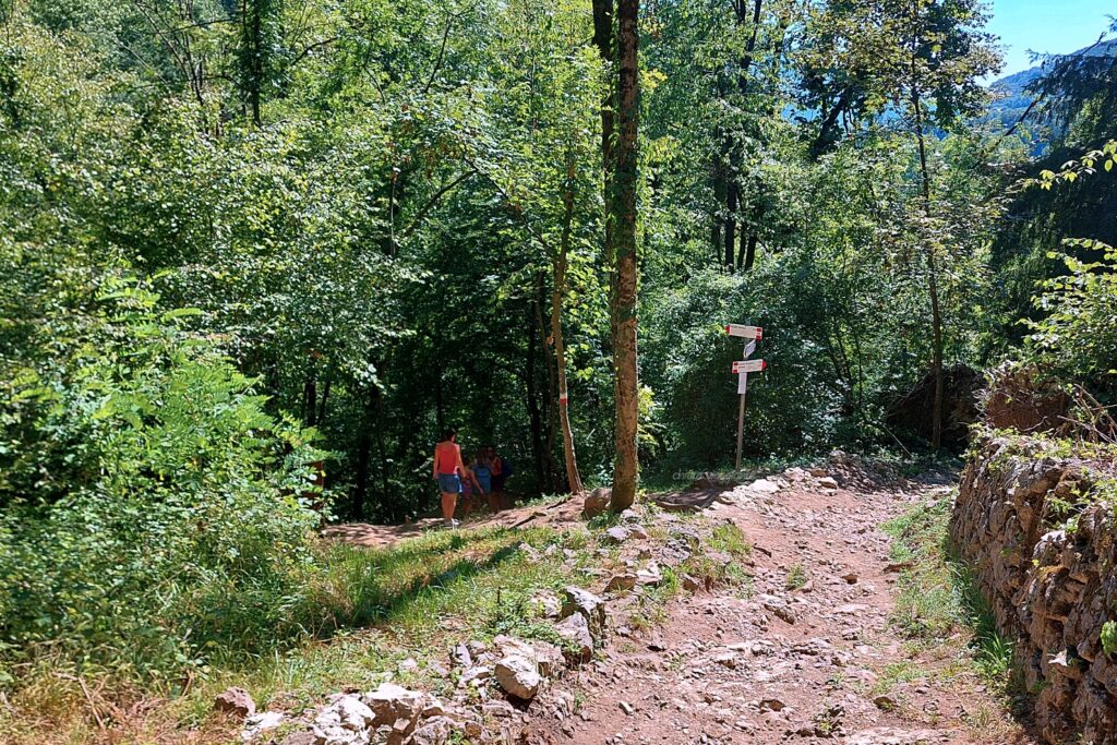 ultimo bivio per raggiungere la cascata fermona