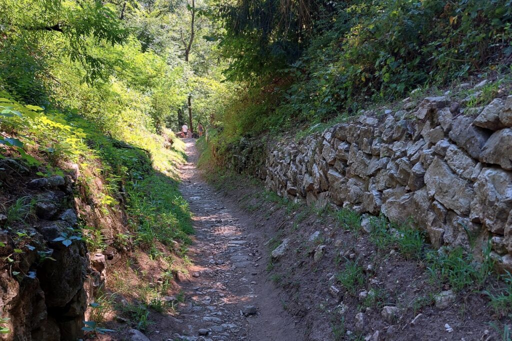 sentiero cascata fermona