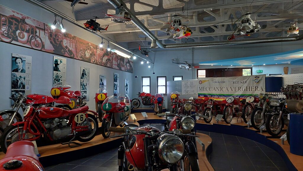 sala dedicata alle moto meccanica verghera museo agusta cascina costa di samarate varese